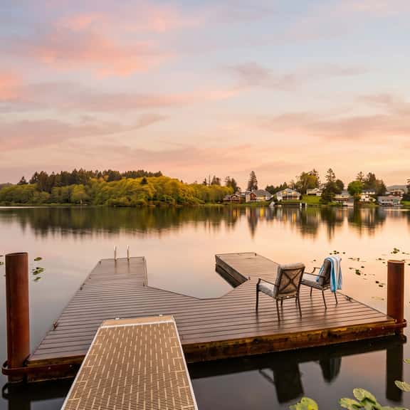 Lakefront Oasis - Image 1